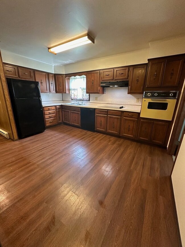 Building Photo - 707 3rd Ave