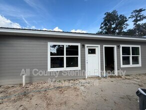 Building Photo - 1418 SE Magnolia Loop