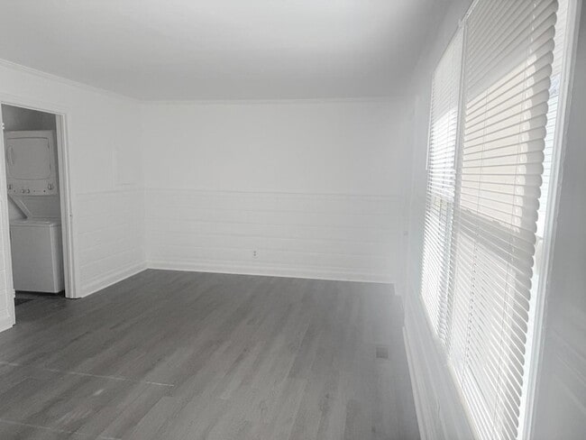 Building Photo - 1702 Gunter St