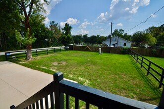 Building Photo - 111 Big Deer Dr