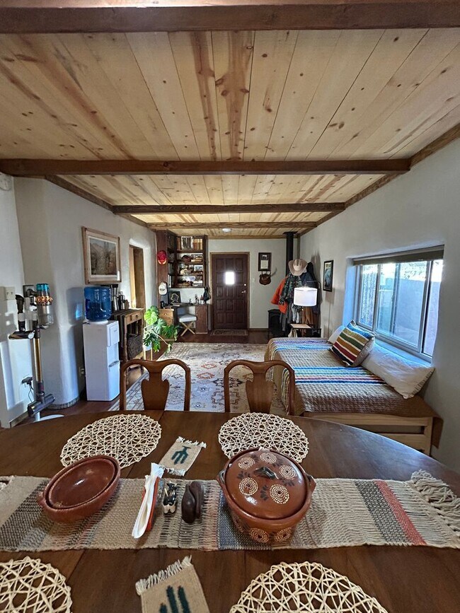 Foto del edificio - 945 Agua Fria St