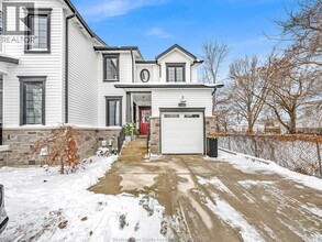 Building Photo - 322 Ramsay St