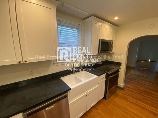 Building Photo - 1223 Ebert St