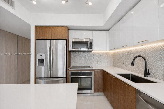 Foto del edificio - 5252 NW 85th Ave