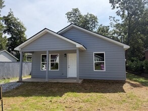 Building Photo - 226 N 9th St