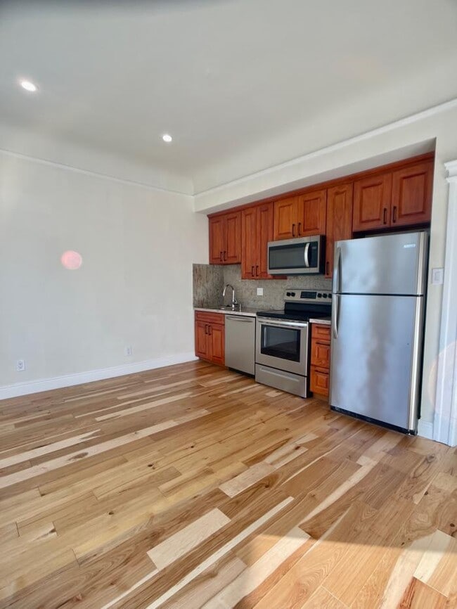 Building Photo - 1 bedroom in San Francisco CA 94109