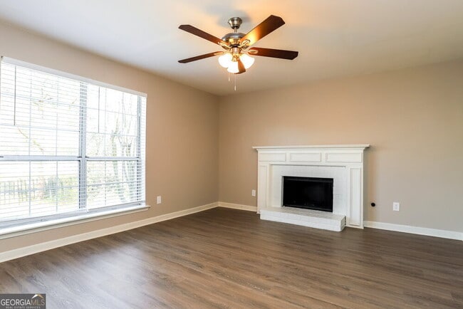 Foto del edificio - 3721 Riverside Pkwy