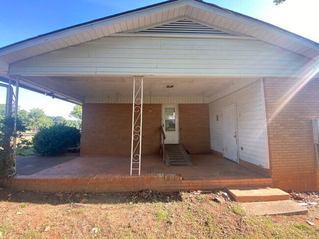 Building Photo - 3/1 in Waco, NC