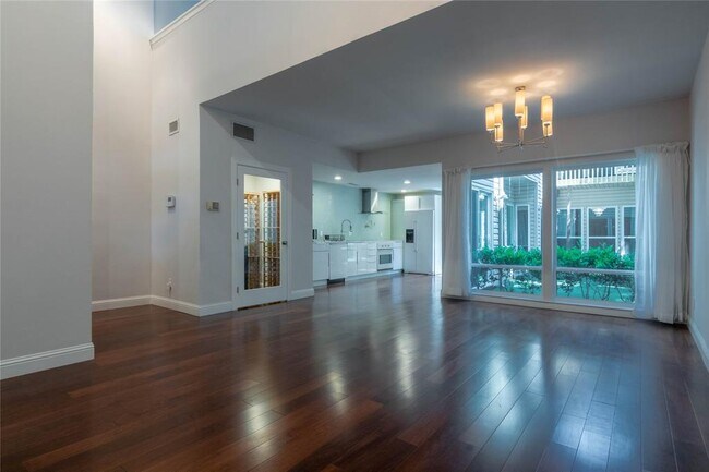 Foto del edificio - 5022 Cedar Springs Rd