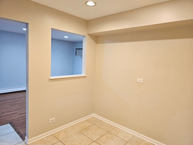 Building Photo - 12 Parkside Ct