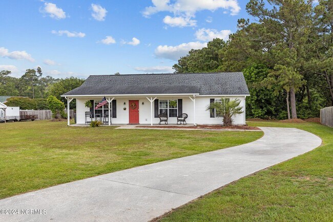 Building Photo - 177 Avis Dr