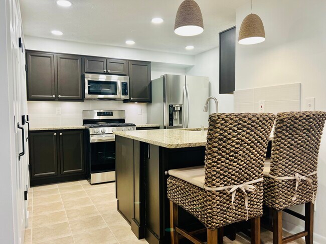 Foto del edificio - 1250 Keys Lake Dr NE