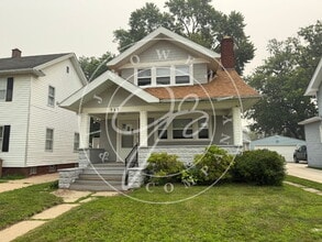 Building Photo - 717 Ogden Ave