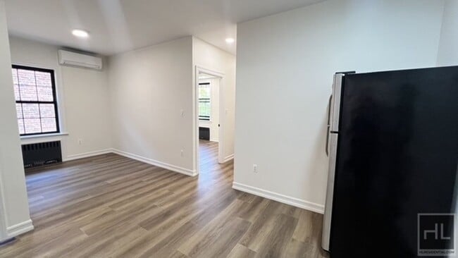 Building Photo - 251 E 55th St