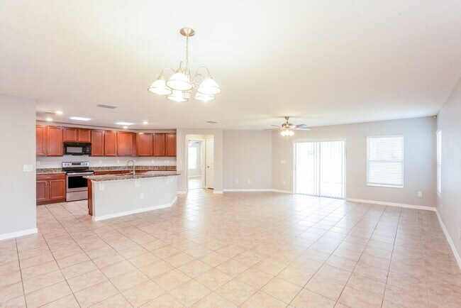 Foto del edificio - 9215 Freedom Hill Dr