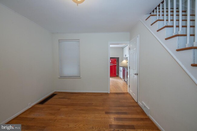 Building Photo - 321 Hampden Ave