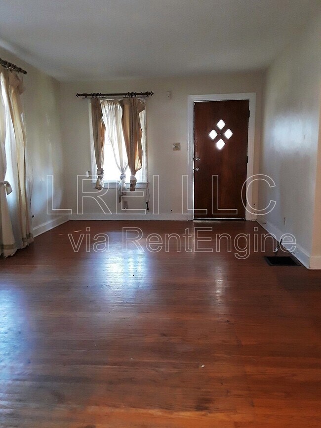Foto del edificio - 1025 Carlisle Ave