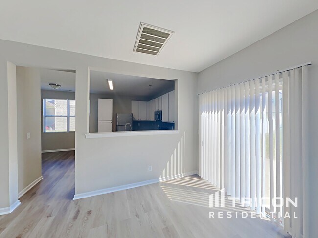 Foto del edificio - 12102 Downy Birch Rd