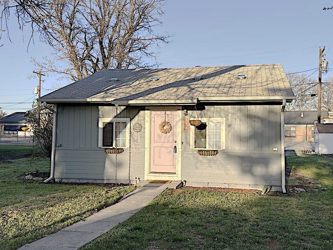 Building Photo - 590 N 9th E
