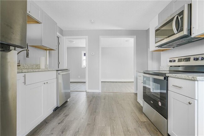 Foto del edificio - 1081 Bedford St