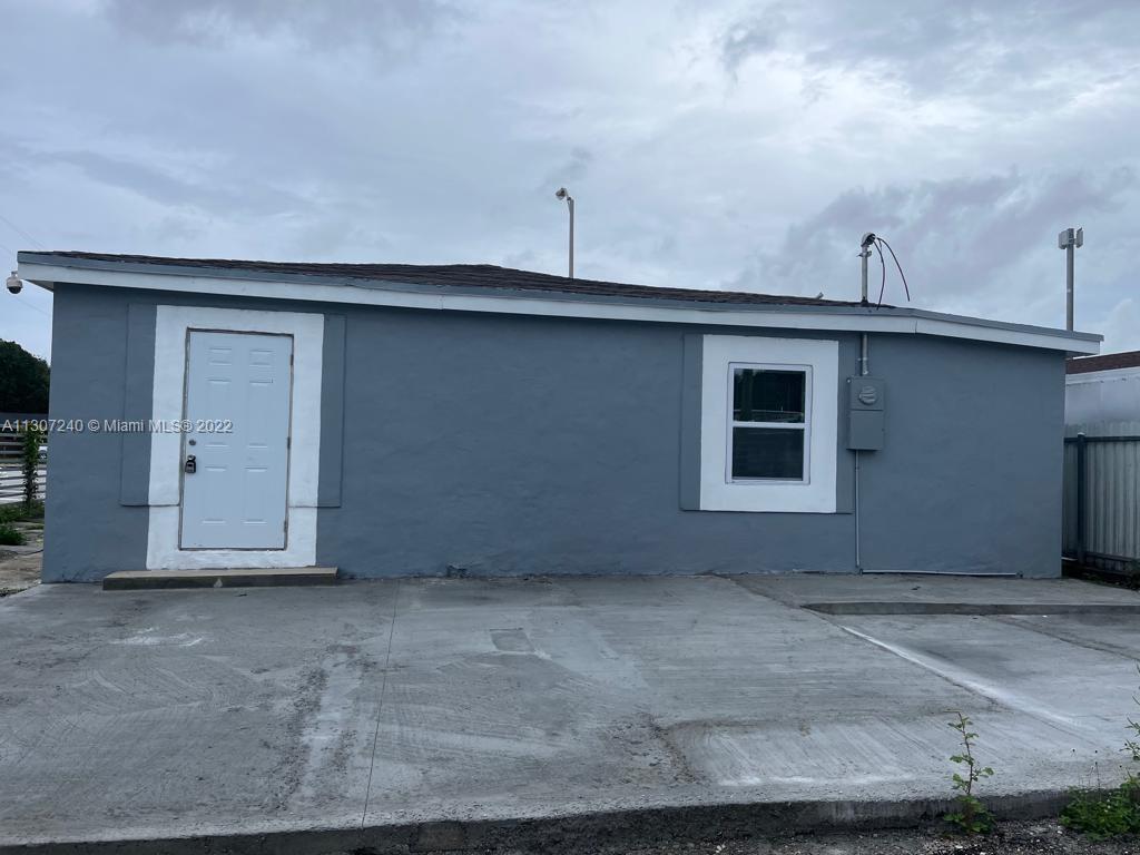 Primary Photo - 11910 NE 11th Ct