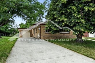 Building Photo - 443 S Lamar Ct