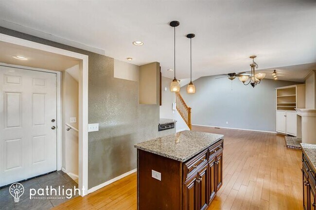 Building Photo - 7623 Elmwood St