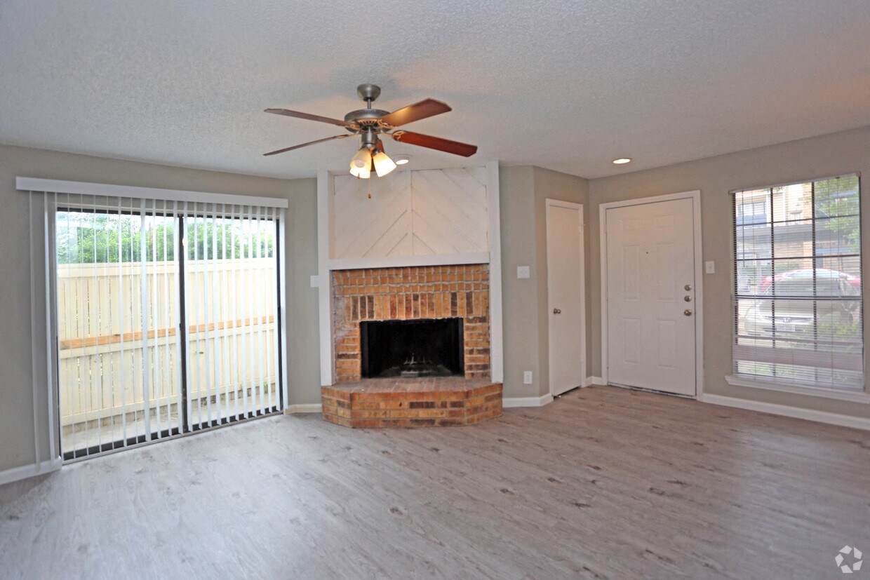 Fielder Crossing 1727 Westview Ter Arlington, TX