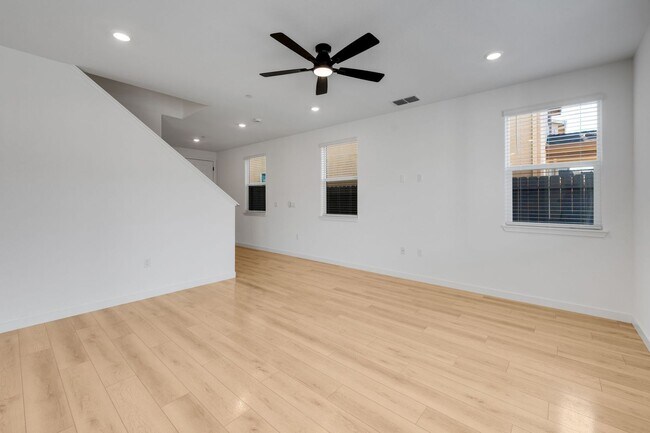 Foto del edificio - 12628 Hereford Ave