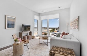 Building Photo - The Robinson