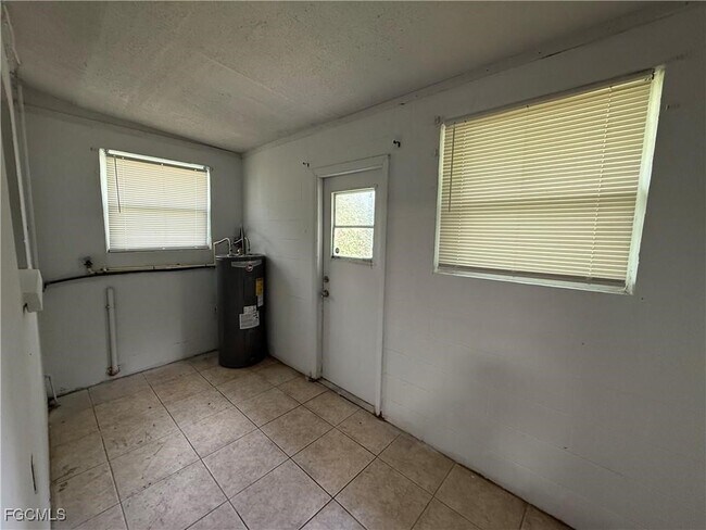 Foto del edificio - 1038 Gamble St