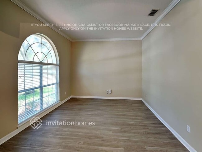 Foto del edificio - 713 Toria Ln