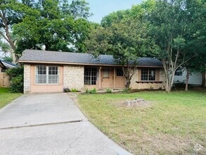 Building Photo - 2705 Sherwood Ln