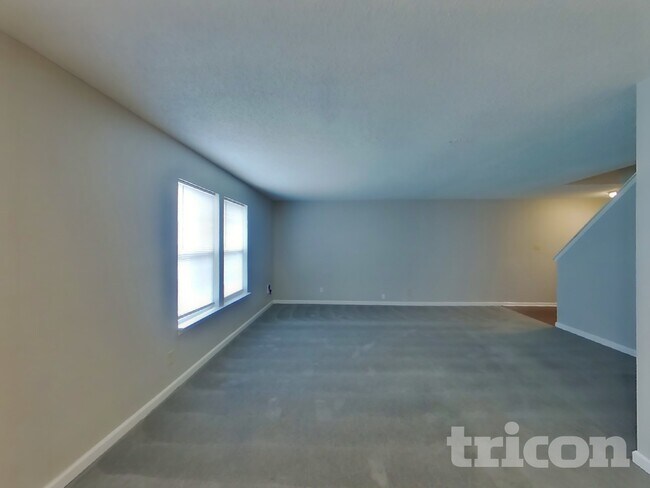 Foto del edificio - 121 Winterwood Dr
