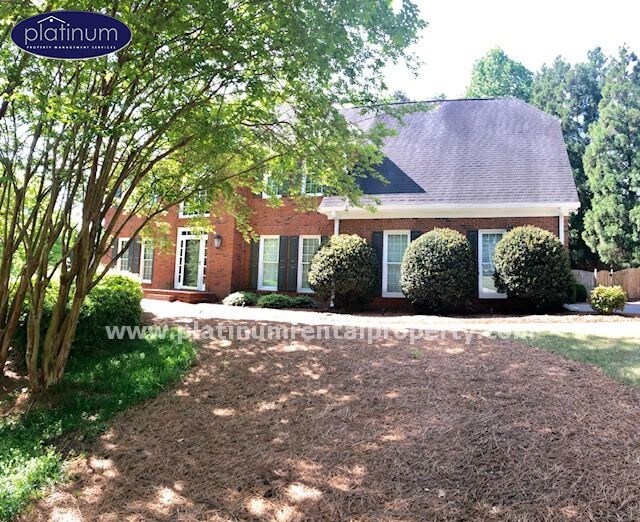 Building Photo - 5465 Heathridge Terrace
