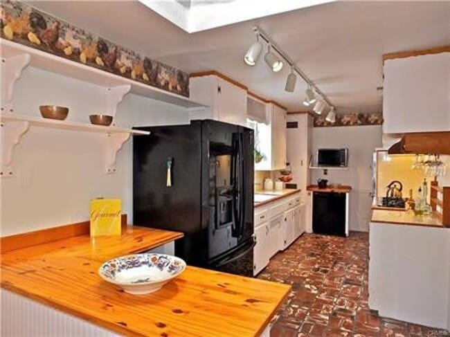 Photo - 680 N Cambridge St House