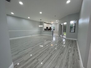 Building Photo - 6526 Via Regina