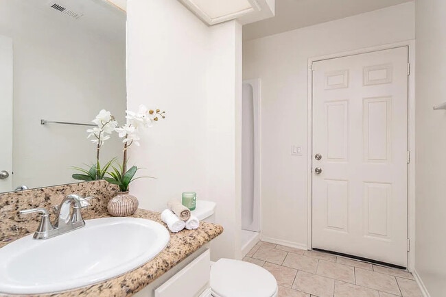 Building Photo - 5100 Cliff Rose Dr