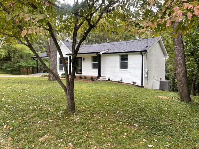 Photo - 284 Lookout Dr (Green Hill, TN) House