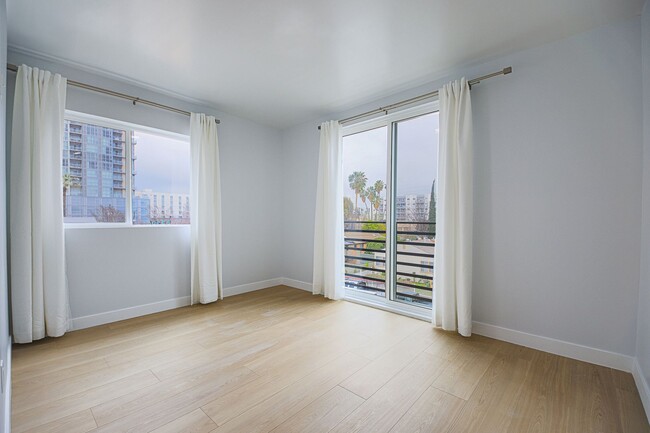 Building Photo - 11435 Cumpston St