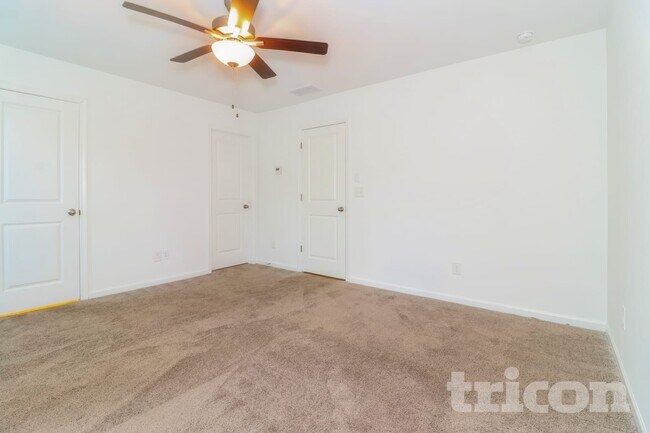 Foto del edificio - 2195 Rosemary Park Ln