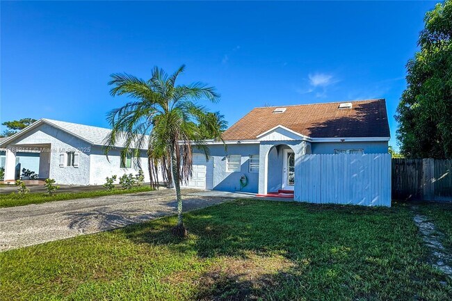 Foto del edificio - 5319 Lake Blvd