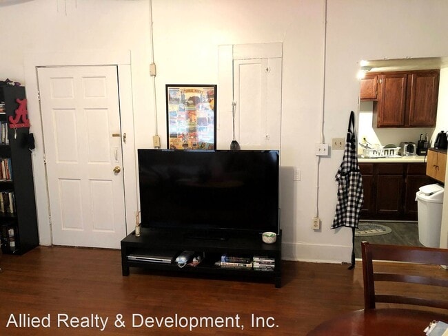 Building Photo - 1 br, 1 bath Apartment - 819 17th Avenue A...