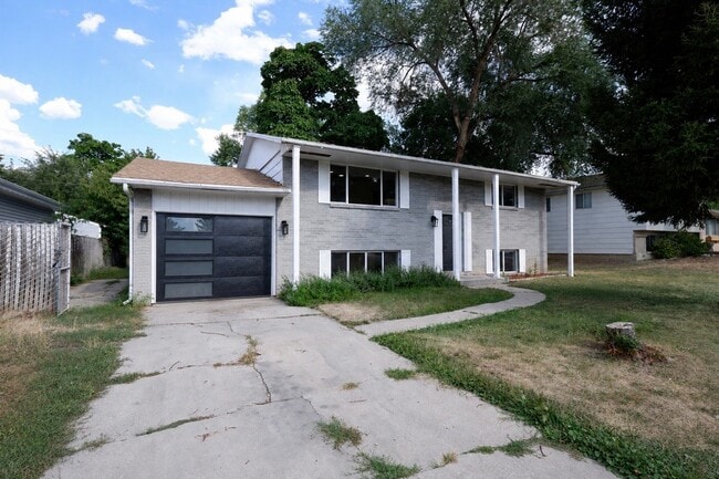 Building Photo - 7059 S 1850 E