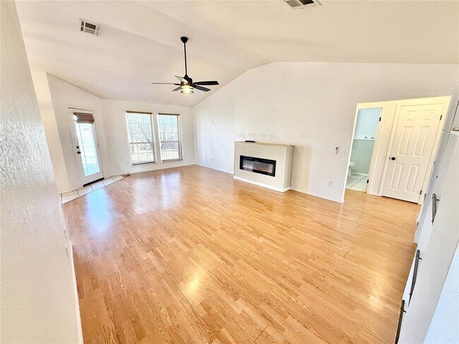 Building Photo - 2800 Gettysburg Dr