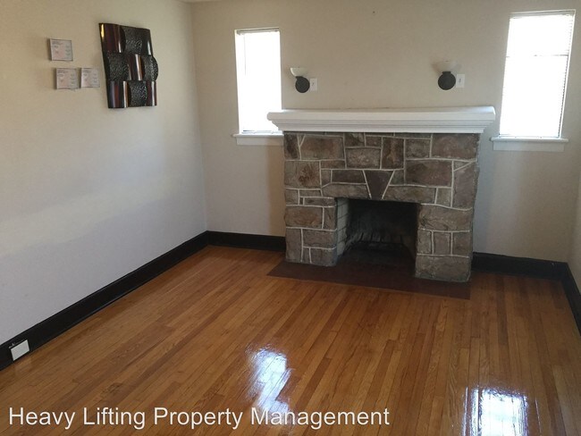 Building Photo - 3 br, 2 bath House - 4901 Locust Lane