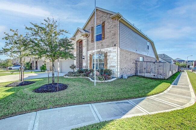 Building Photo - 20215 Aspenwilde Dr