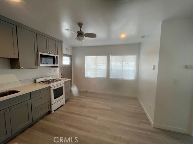 Foto del edificio - 2706 Thornton Ave