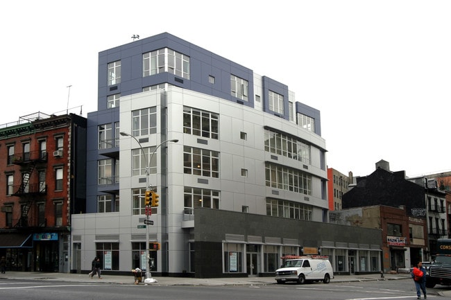 Building Photo - 57 Bond St