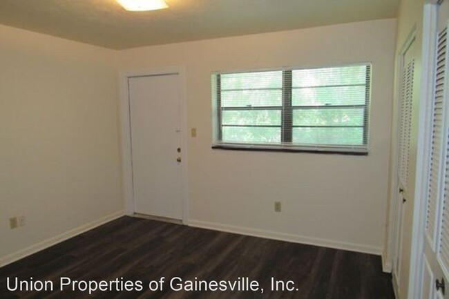 Building Photo - 1 br, 1 bath Apartment - 4524 NW 23rd Avenue